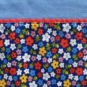 Pair of Vintage 70s pillow cases with floral border - set of 2 standard size